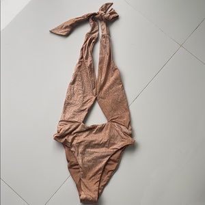 One piece swim suit